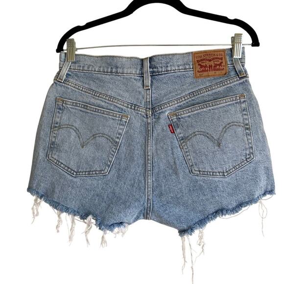 Levi’s 501® High Rise Womens Shorts Tango Light Wash Cut-off Button-fly Frayed - Picture 6 of 16